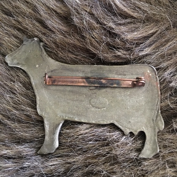 Vintage 80s Mystique Bessie the cow brooch pin - Picture 2 of 6